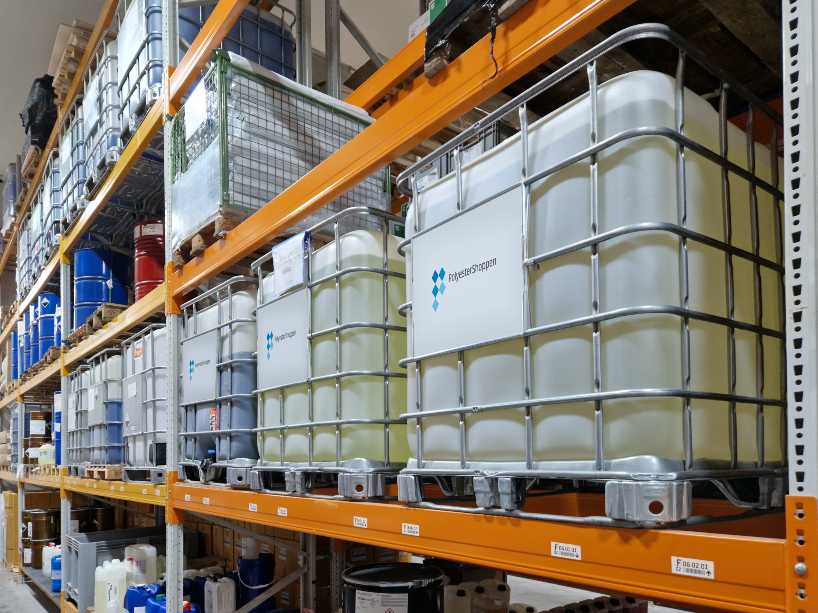 Bulk stock and logistics storage at Polyestershoppen